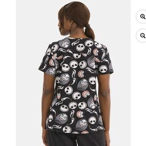 Scrubs Disney Nightmare before Christmas  White Character Print Tee Size Medium